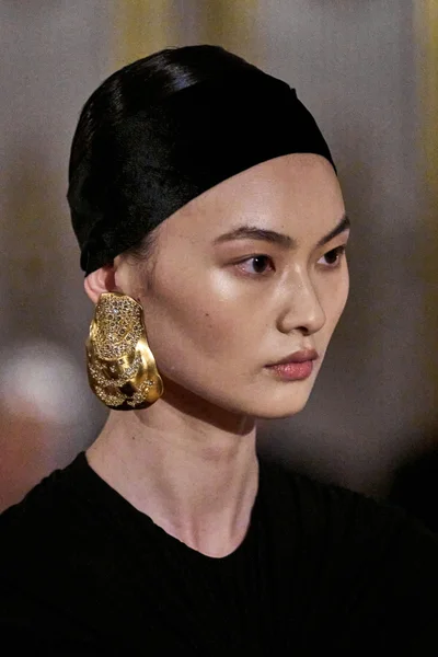 Look 24